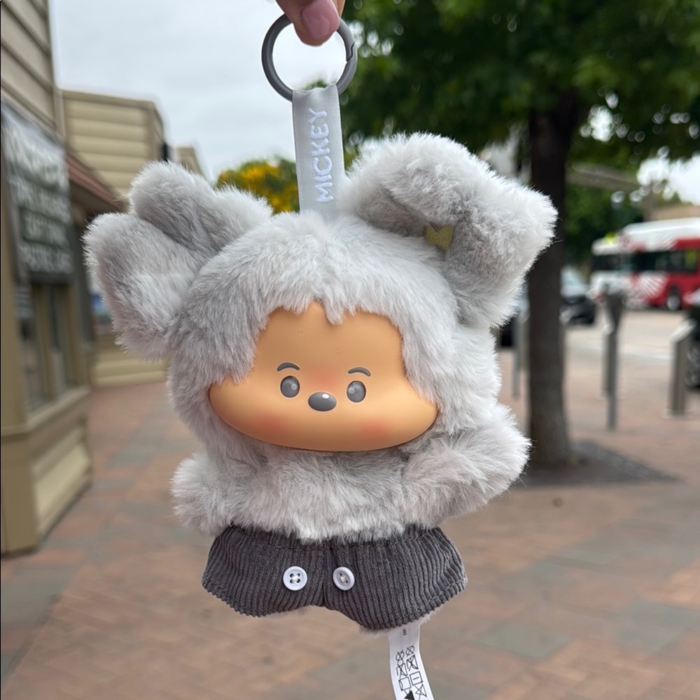 MINISO Head In The Clouds Series Thunder Cloud Box Pendant (opened)